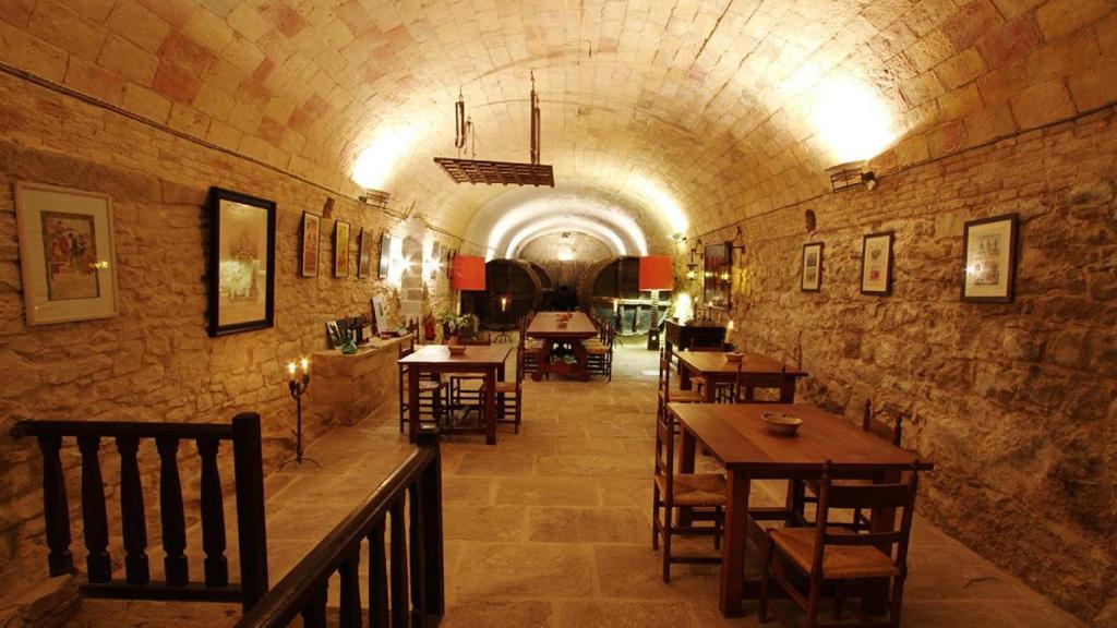 Palacio de los Mencos: cuando el marqués es el guía y el vino, el final del recorrido