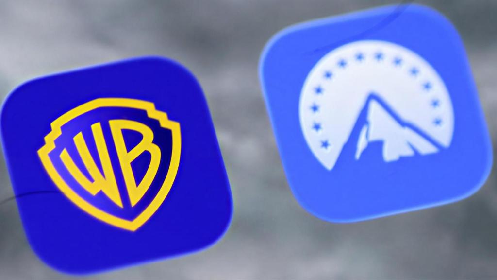 Los logotipos de las aplicaciones de Warner Bros y Paramount en una pantalla de un 'smartphone'.