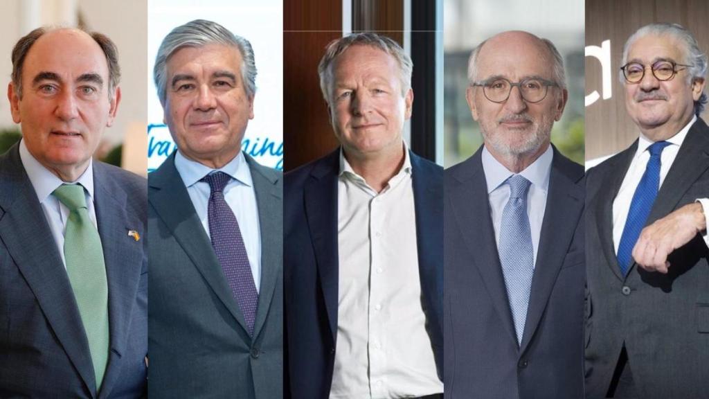 De izda a dcha: Ignacio Sánchez Galán, presidente ejecutivo del Grupo Iberdrola, Francisco Reynés, presidente ejecutivo de Naturgy, Maarten Wetselaar, CEO de Moeve, Antonio Brufau, presidente de Repsol, y José Bogas, CEO de Endesa.