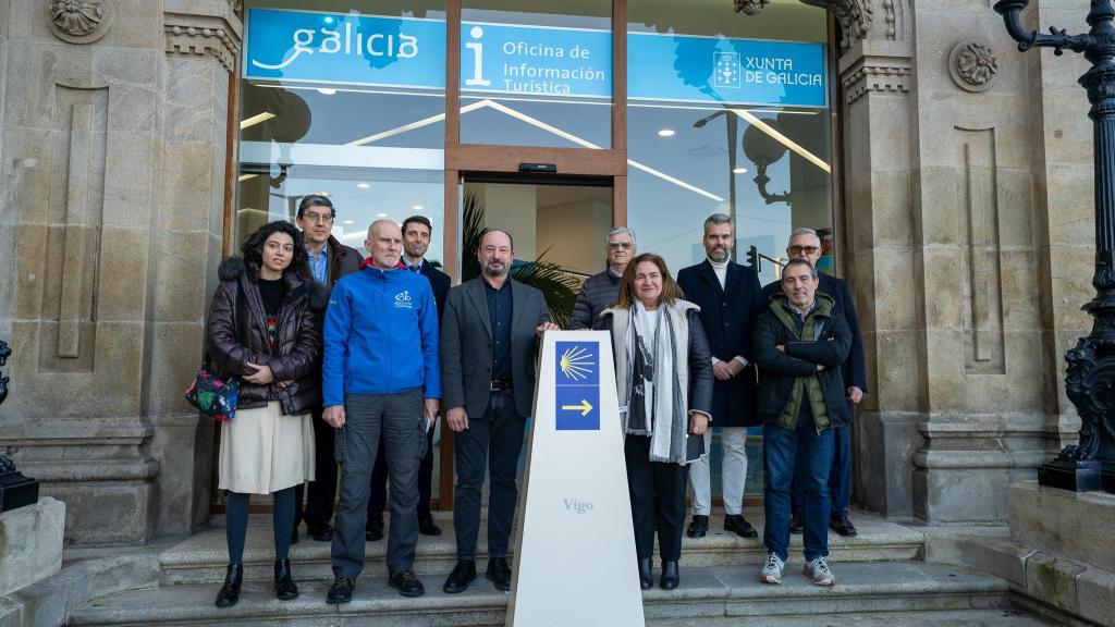 El director de Turismo de la Xunta y la delegada de la Xunta en Vigo