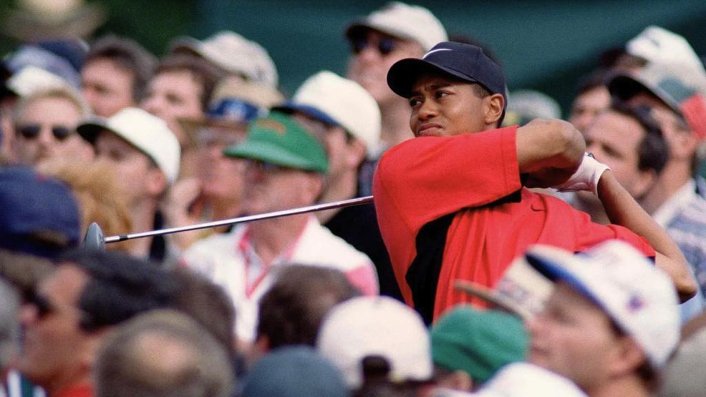 Un joven Tiger Woods durante su participación en el Masters de Augusta de 1997