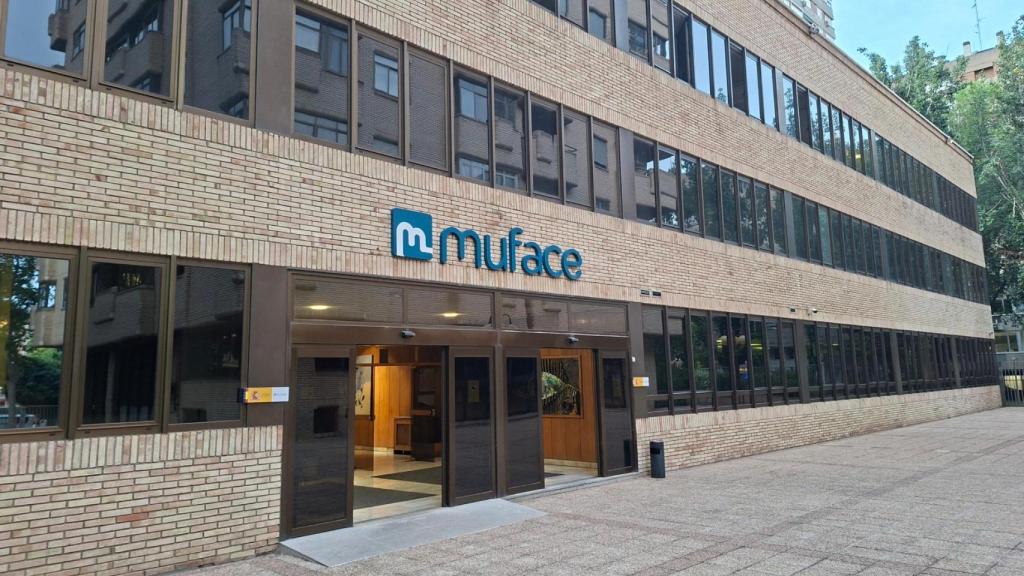 Muface Sí presenta 15.000 firmas en Pontevedra para exigir una atención sanitaria digna y equitativa