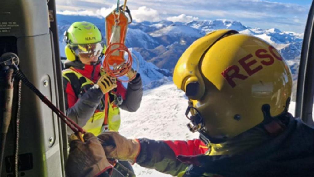 Rescatadores en Pico Yordas