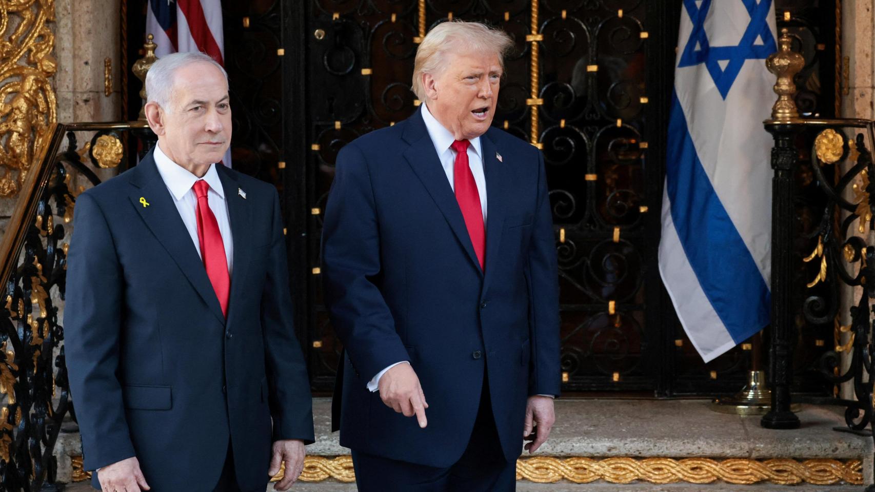 El presidente estadounidense, Trump, se reúne con el primer ministro israelí, Netanyahu, en el club Mar-a-Lago de Trump, en Palm Beach.