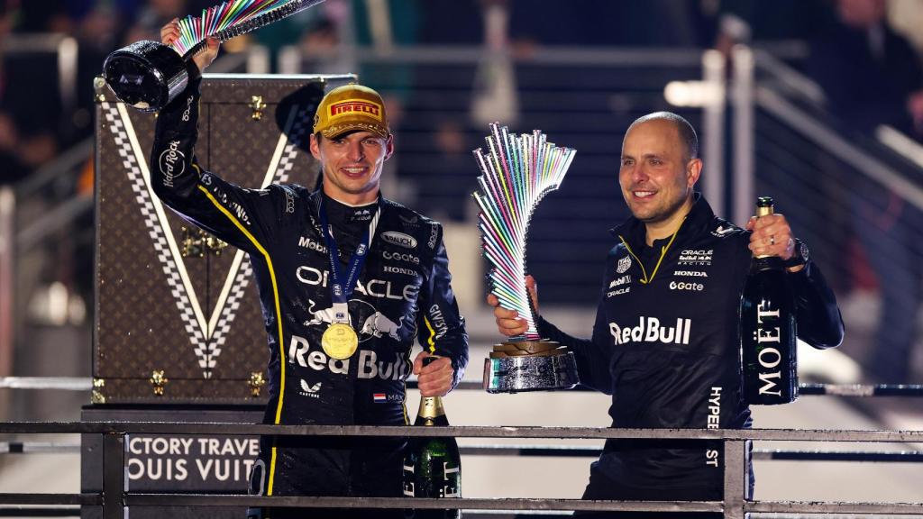 Max Verstappen y Gianpiero Lambiase en el GP de Las Vegas 2025