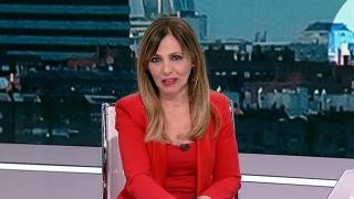 La periodista Ángeles Bravo visiblemente emocionada tras la sorpresa de sus compañeros.