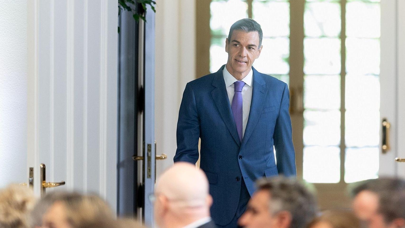 El presidente del Gobierno, Pedro Sánchez, justo antes de hacer balance del año 2025, en Moncloa.