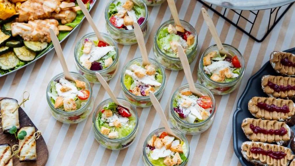 Catering en la mesa.