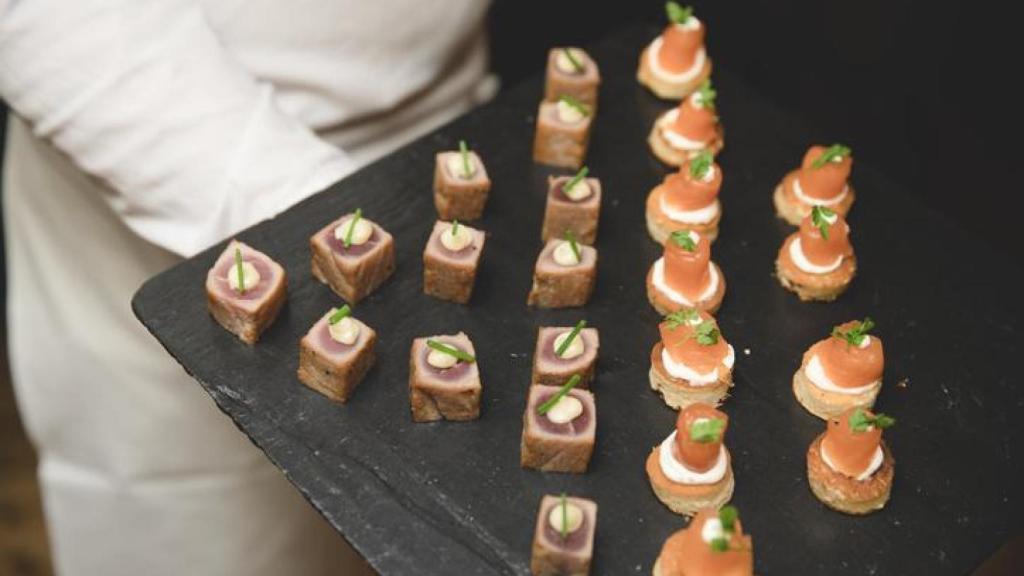 Servicio de catering a domicilio.