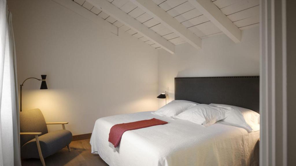 Una de las habitaciones del hospedaje.