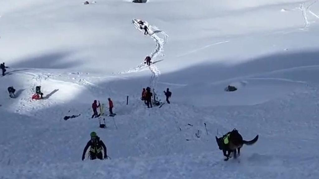 Imágenes del rescate del Greim de los montañeros en el alud de Panticosa