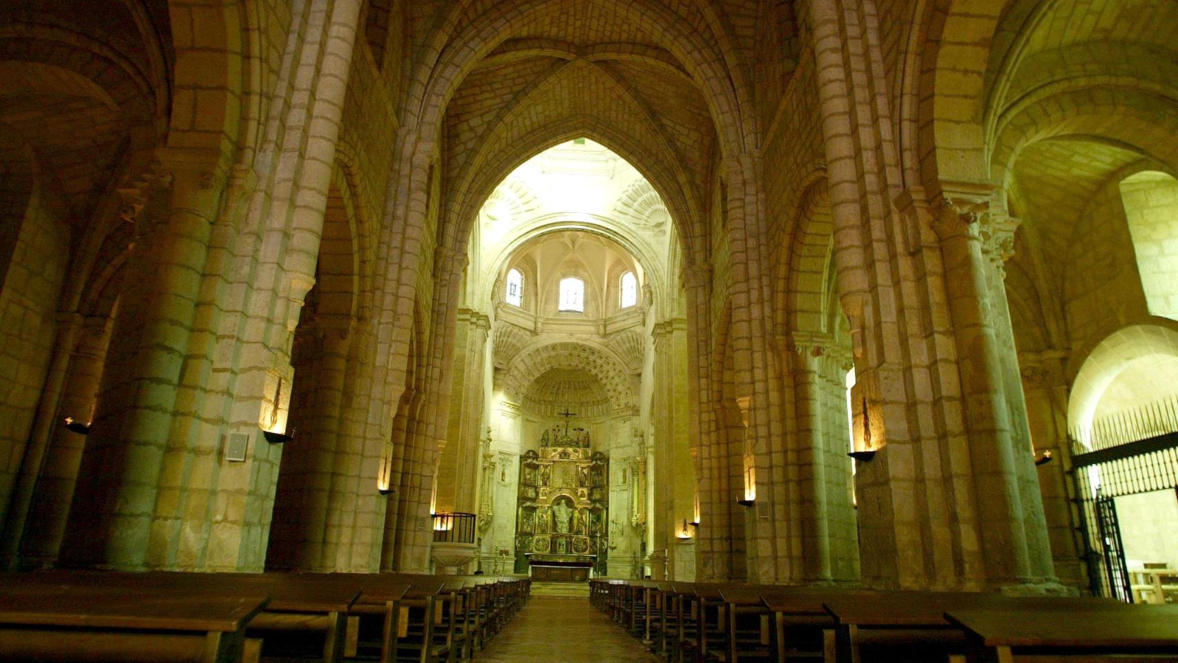 Vista interior del templo del Monasterio de la Santa Espina (Valladolid)