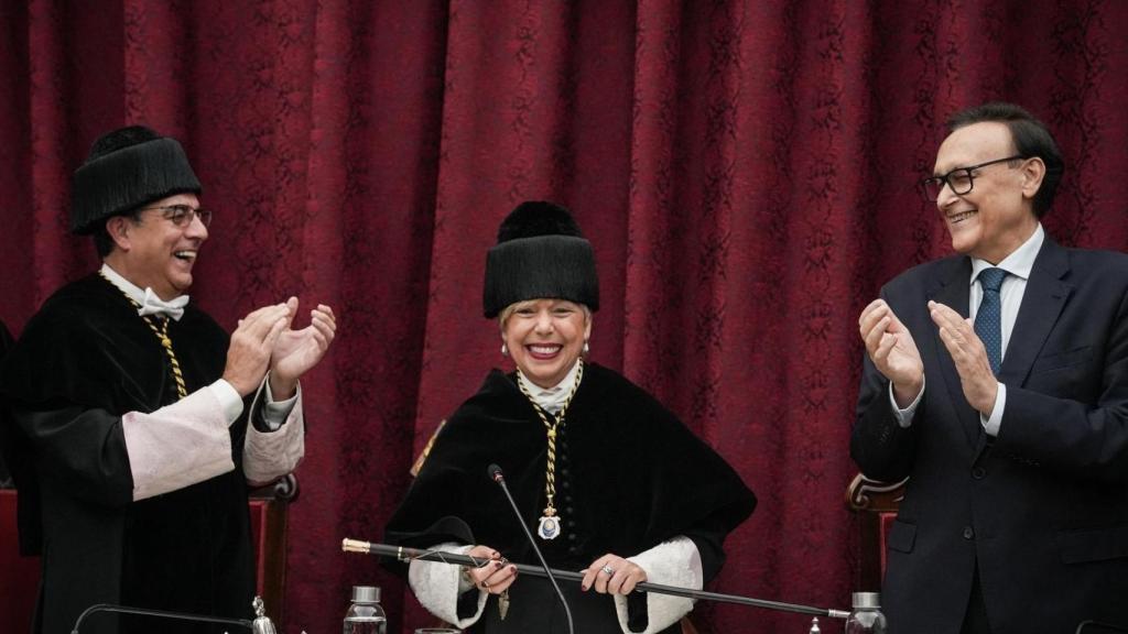 Carmen Vargas toma posesión como nueva rectora de la Universidad de Sevilla