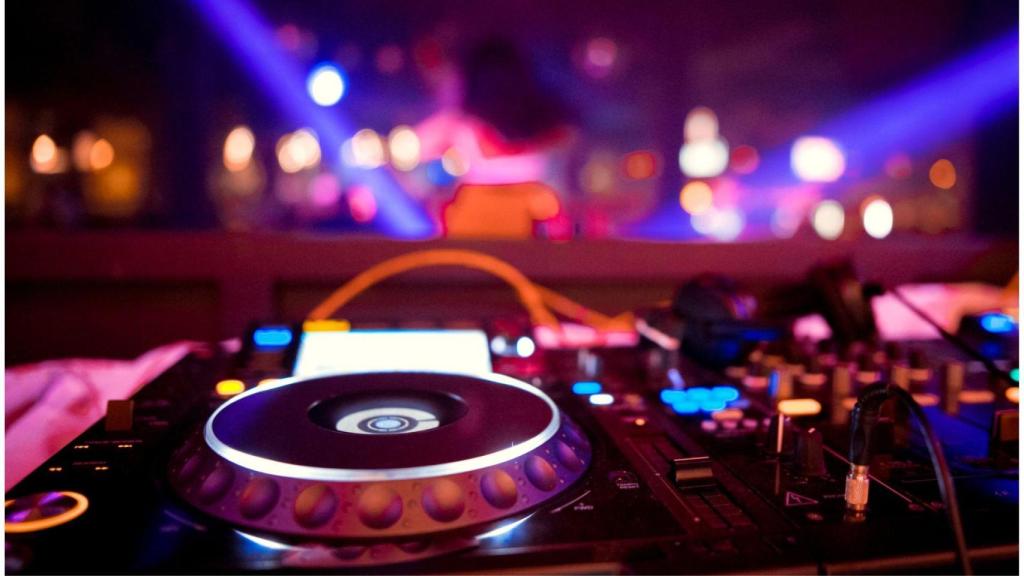 Boate com recursos fotográficos