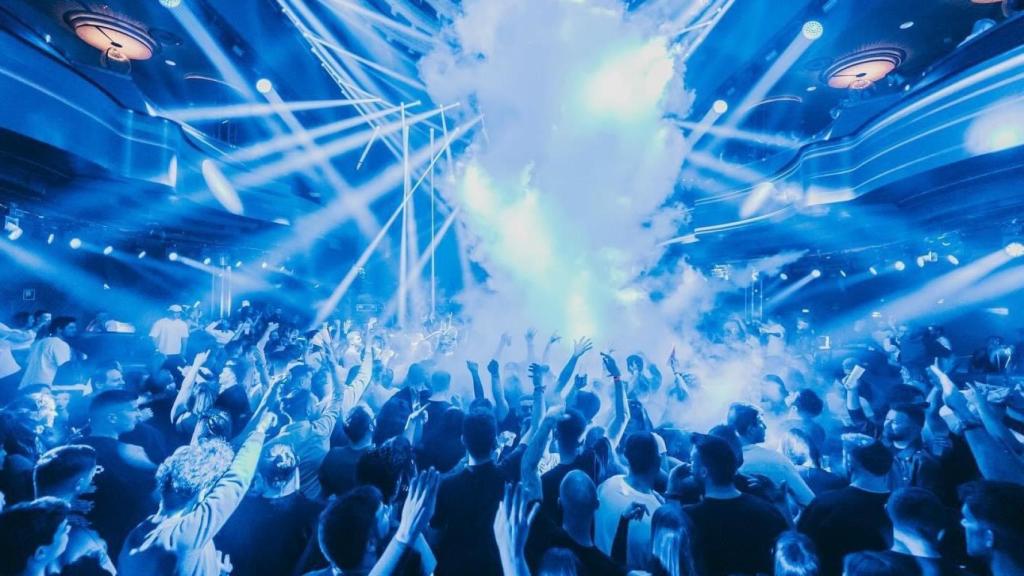 Festa de ano novo em boate.