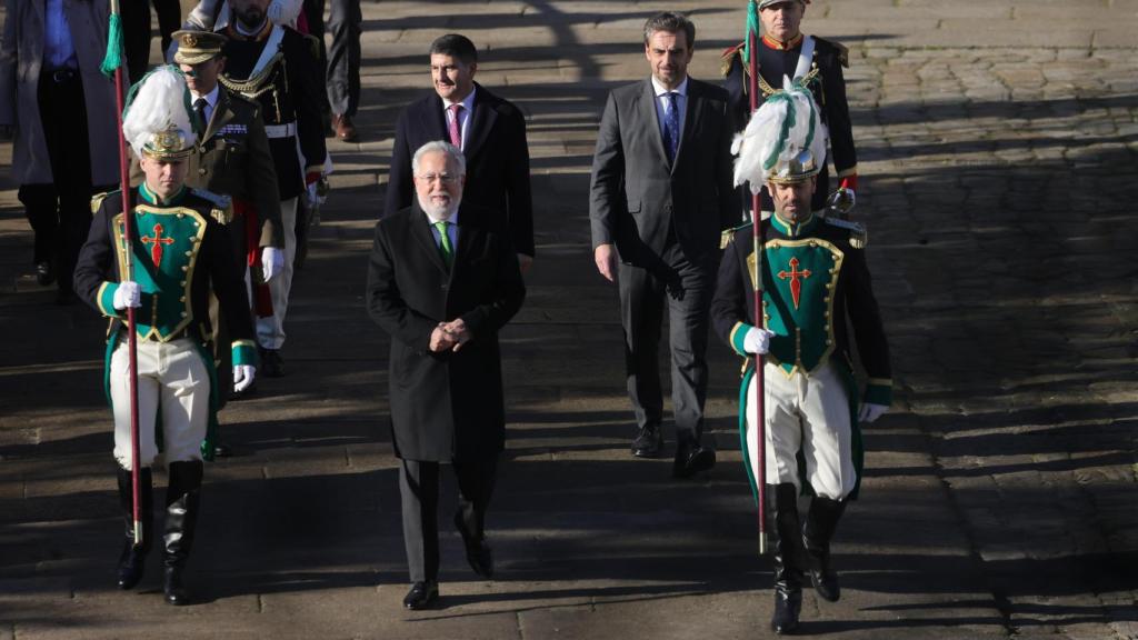 Santalices previa a su entrada en la Catedral de Santiago