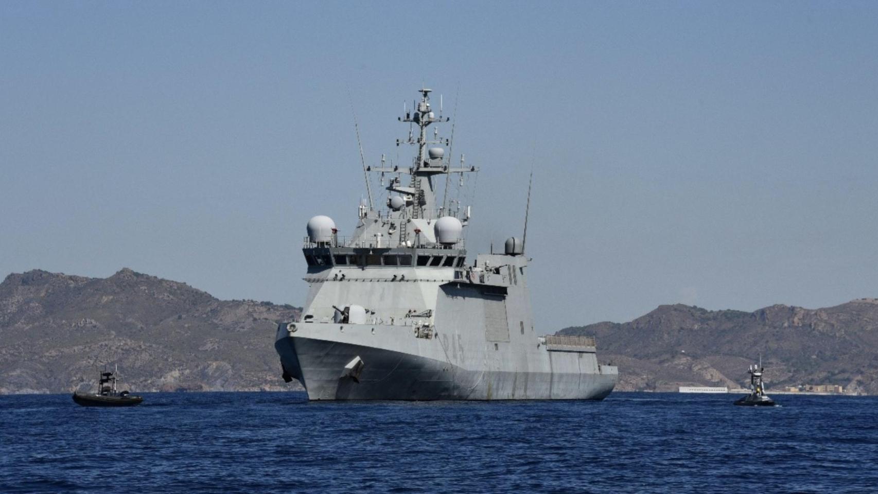 El BAM Audaz efectuando vigilancia marítima.