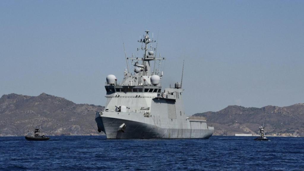 El BAM Audaz efectuando vigilancia marítima.