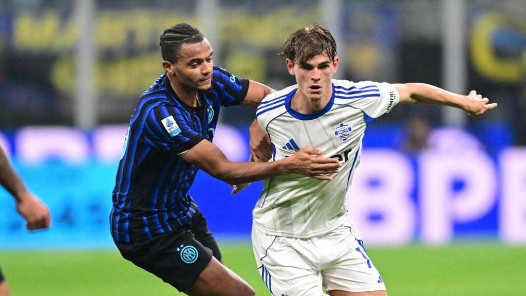 Nico Paz, durante un partido de Como contra el Inter de Milán