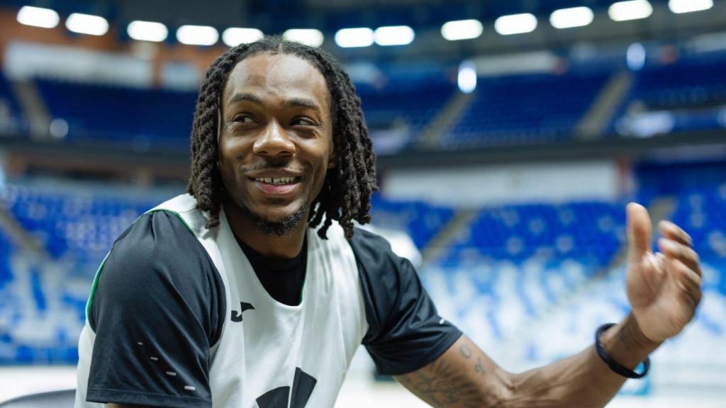 Perry demostró un gran sentido del humor durante la entrevista.