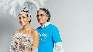 Así es Josie, el virtuoso estilista de las Campanadas: del fenómeno Pedroche a la villa que heredó de sus tías abuelas