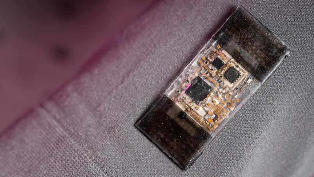 Parche con brazalete para controlar máquinas con gestos