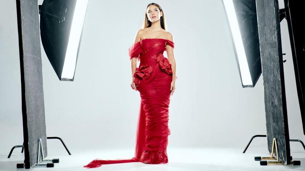 Laura Escanes con vestido de Yolancris para las Campanadas 2025.