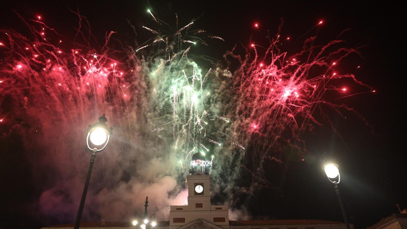 Fuegos artificiales en la Nochevieja de 2024 en Madrid.
