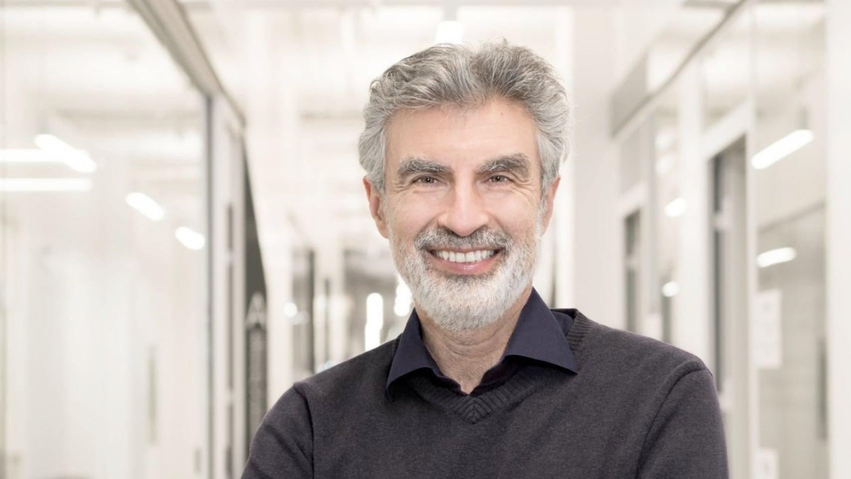 Yoshua Bengio