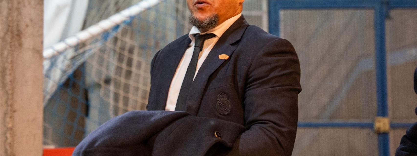 Roberto Carlos, en su llegado a El Prado para el partido de Copa del Rey ante el Talavera.