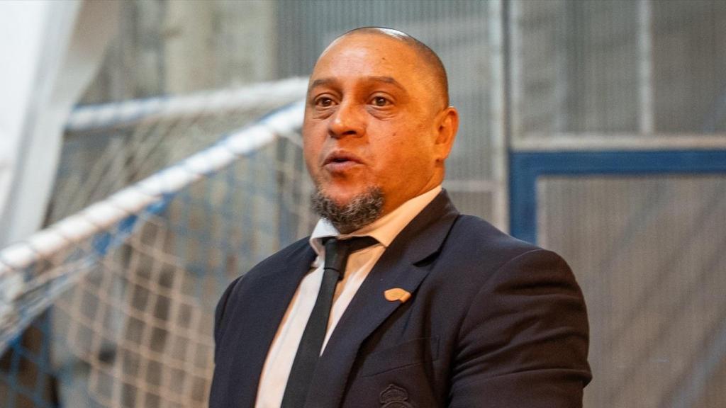 Roberto Carlos, en su llegado a El Prado para el partido de Copa del Rey ante el Talavera.