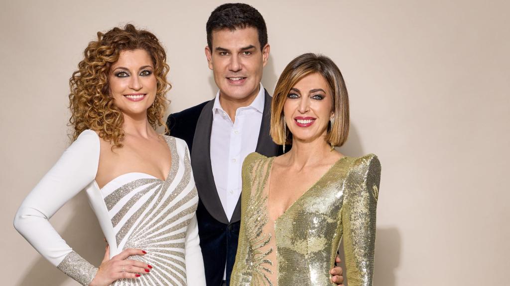 Alejandro de Miguel junto a Lucía Escribano y Mariló Leal.