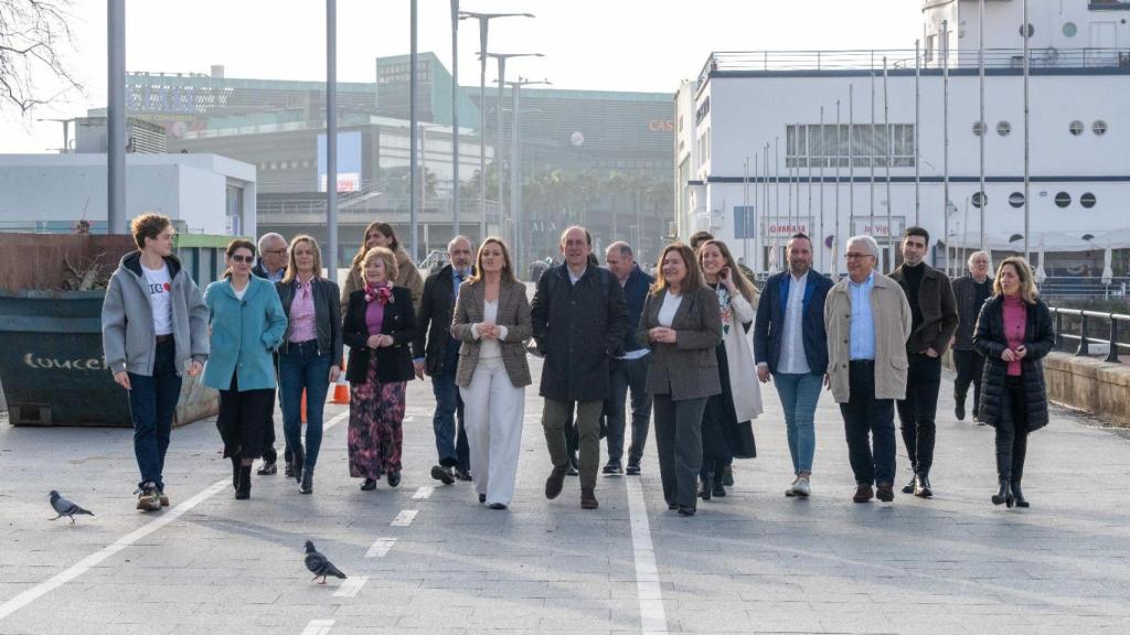 PP de Vigo encabezado por su presidenta, Luisa Sánchez