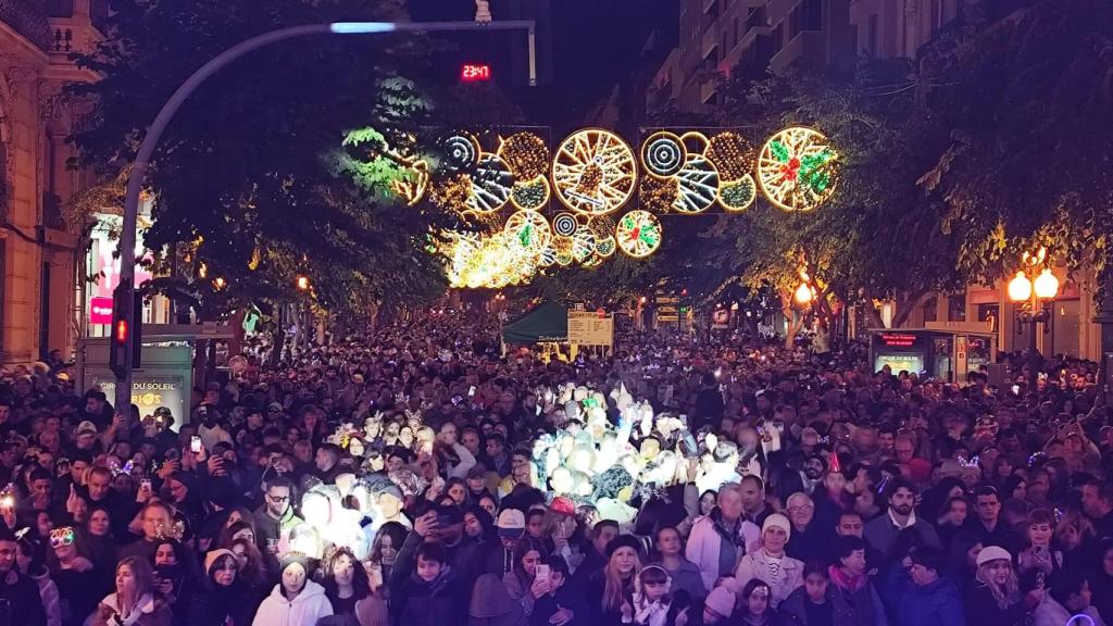 La Rambla de Alicante repleta en la bienvenida a 2026.