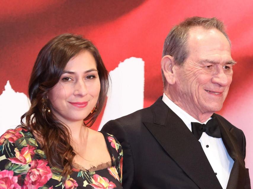 Victoria Jones, filha do ator Tommy Lee Jones, foi encontrada morta em um hotel de São Francisco.