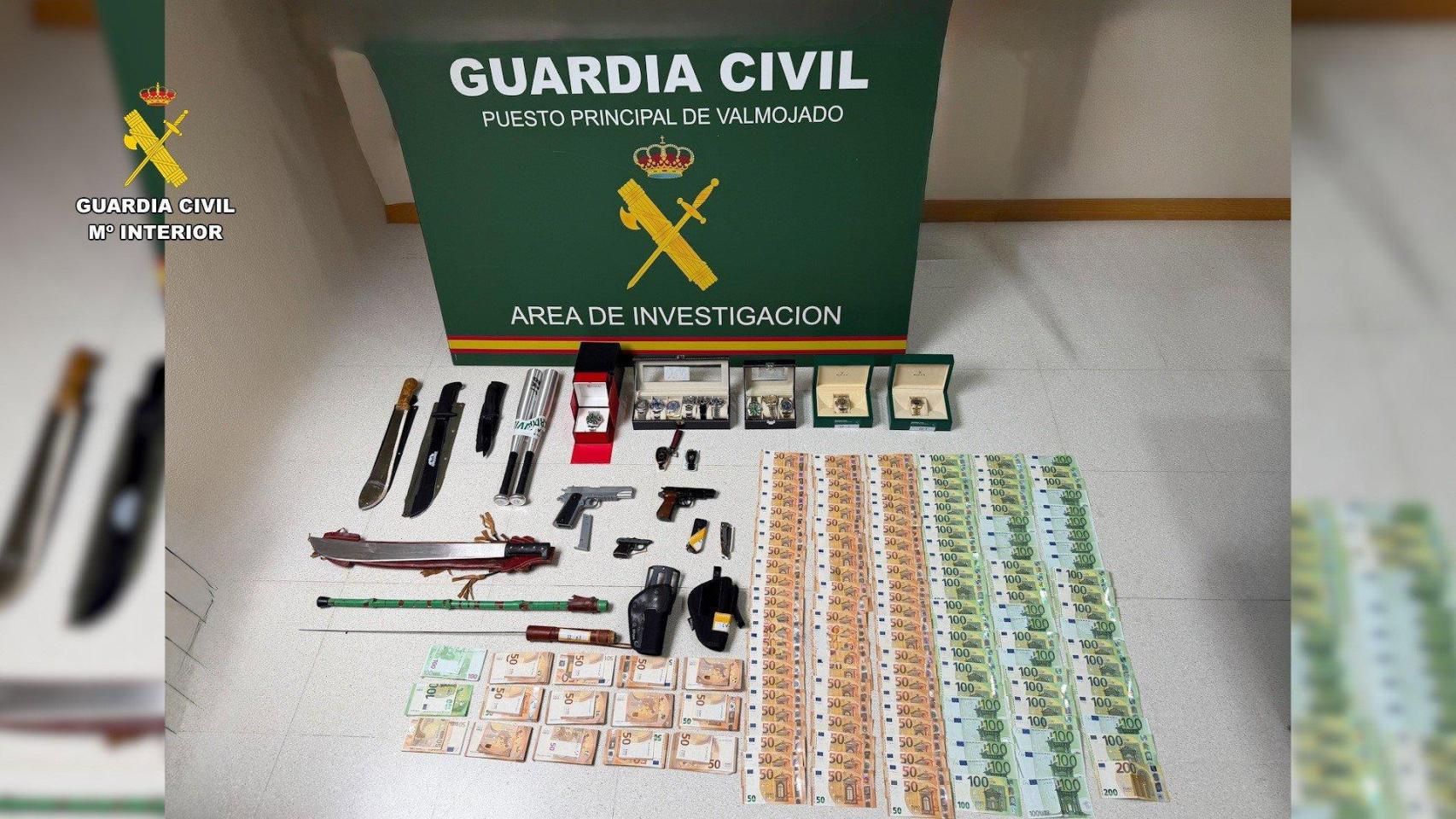 Efectos aprehendidos por los agentes de la Guardia Civil del puesto de Valmojado (Toledo).