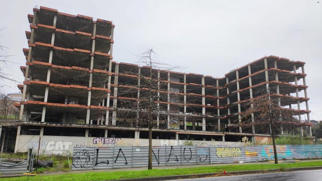 Esqueleto urbanístico de la avenida de Finisterre de A Coruña, entre A Fontenova y Agrela.