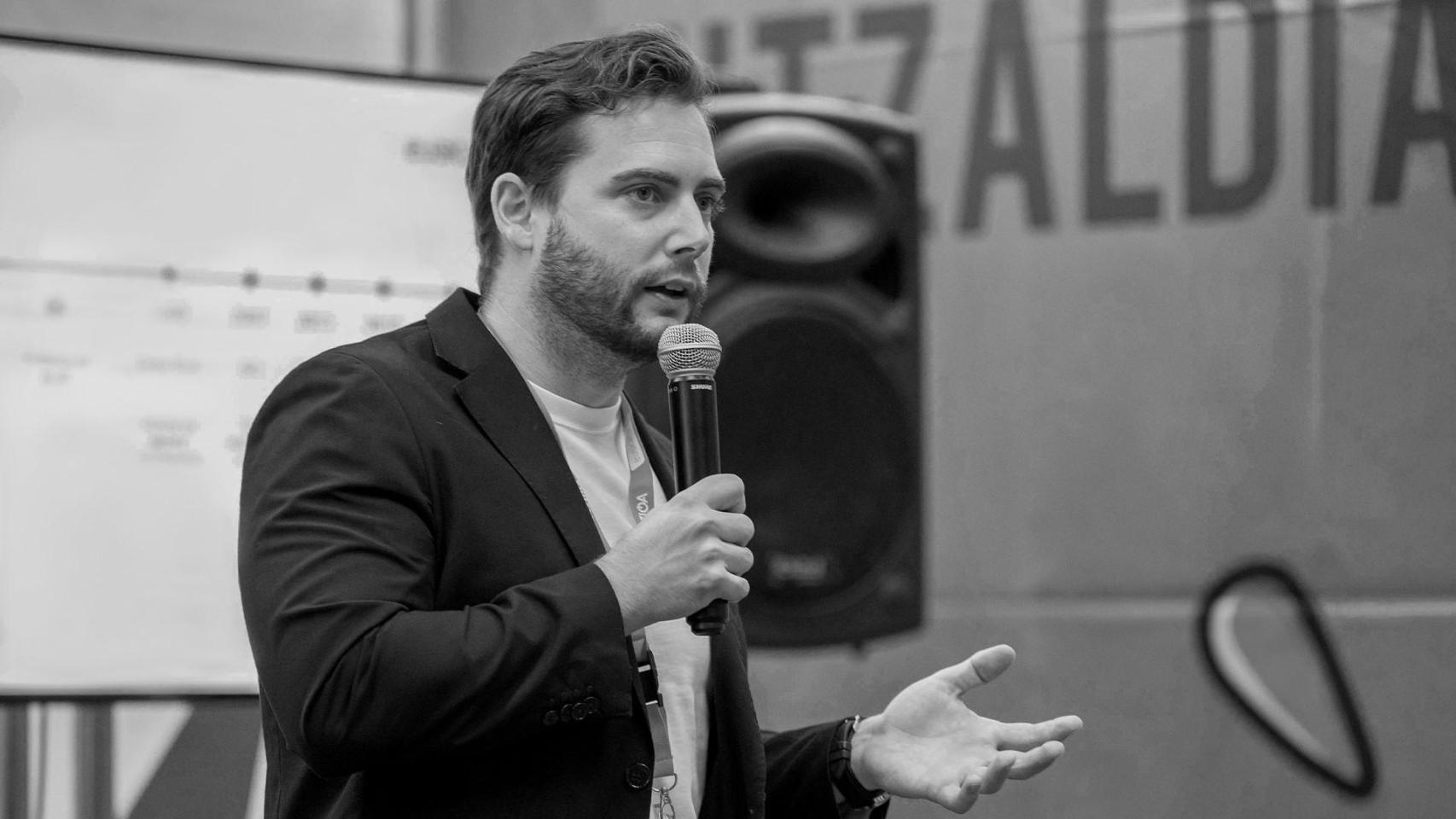 Adrián Bertol Pinilla, profesor del Máster en Inteligencia Artificial y Data Science en IMMUNE Technology Institute.