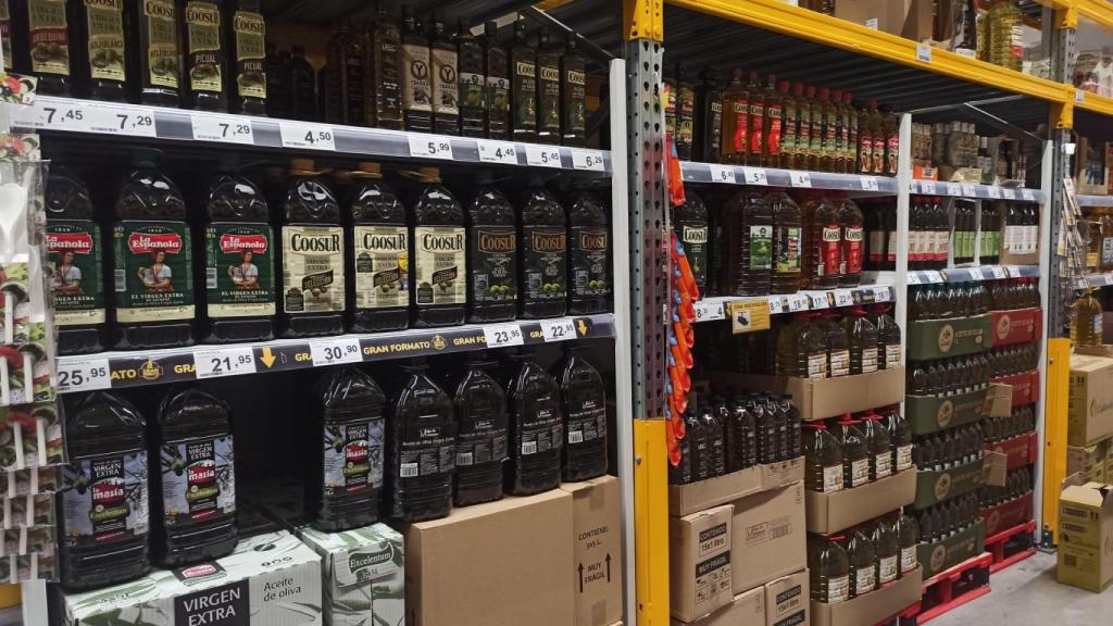 Sección de aceites del supermercado Supeco