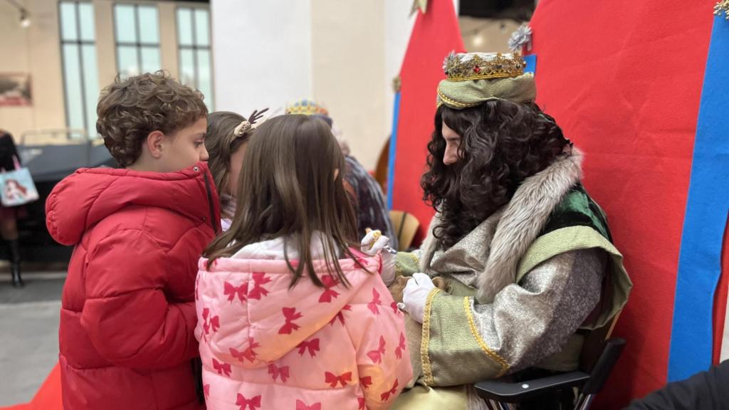 Visita de los Reyes Magos al MAM.