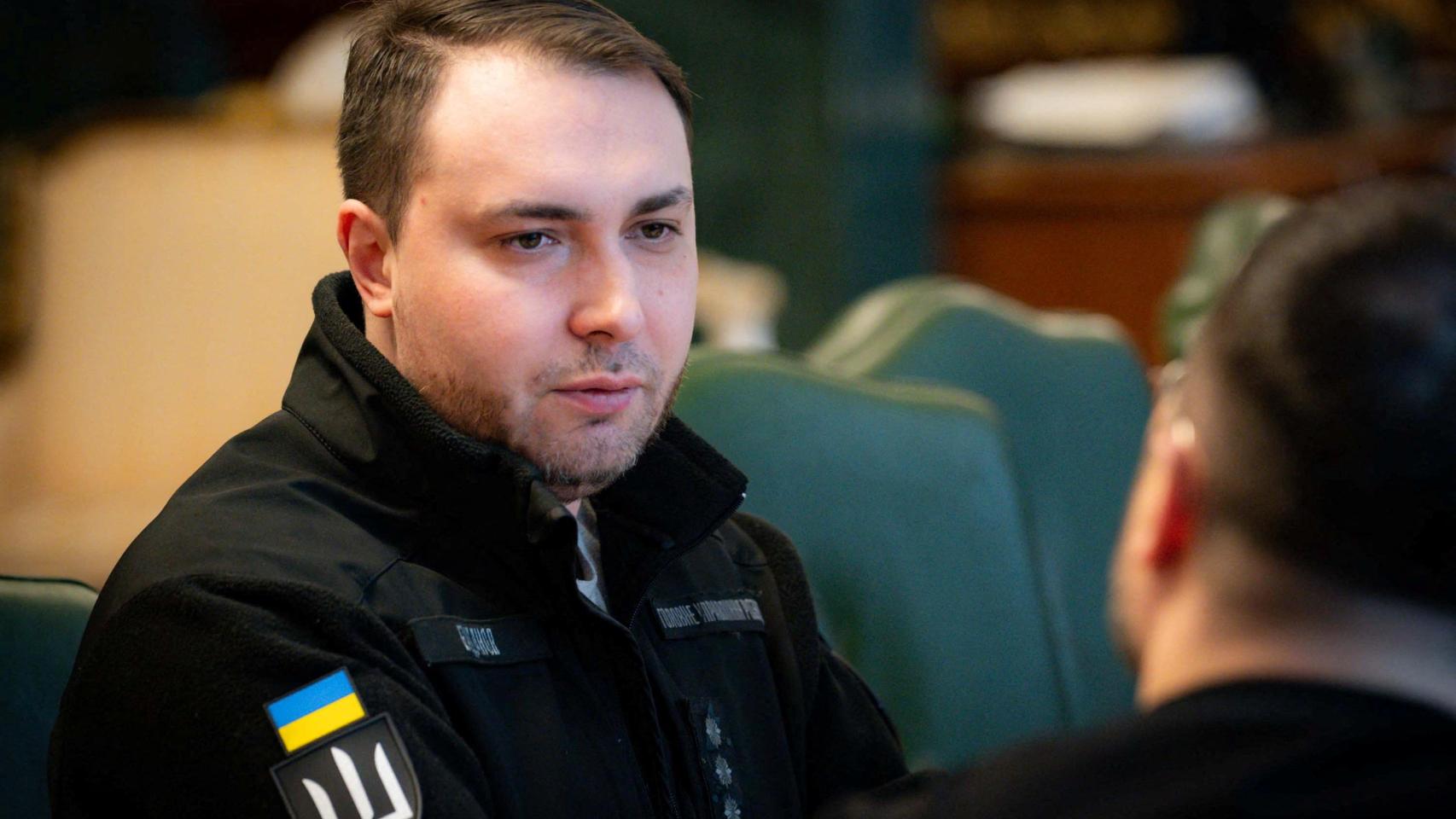 El jefe de la inteligencia militar de Ucrania, Kirilo Budanov, se reúne con el presidente Volodímir Zelenski.