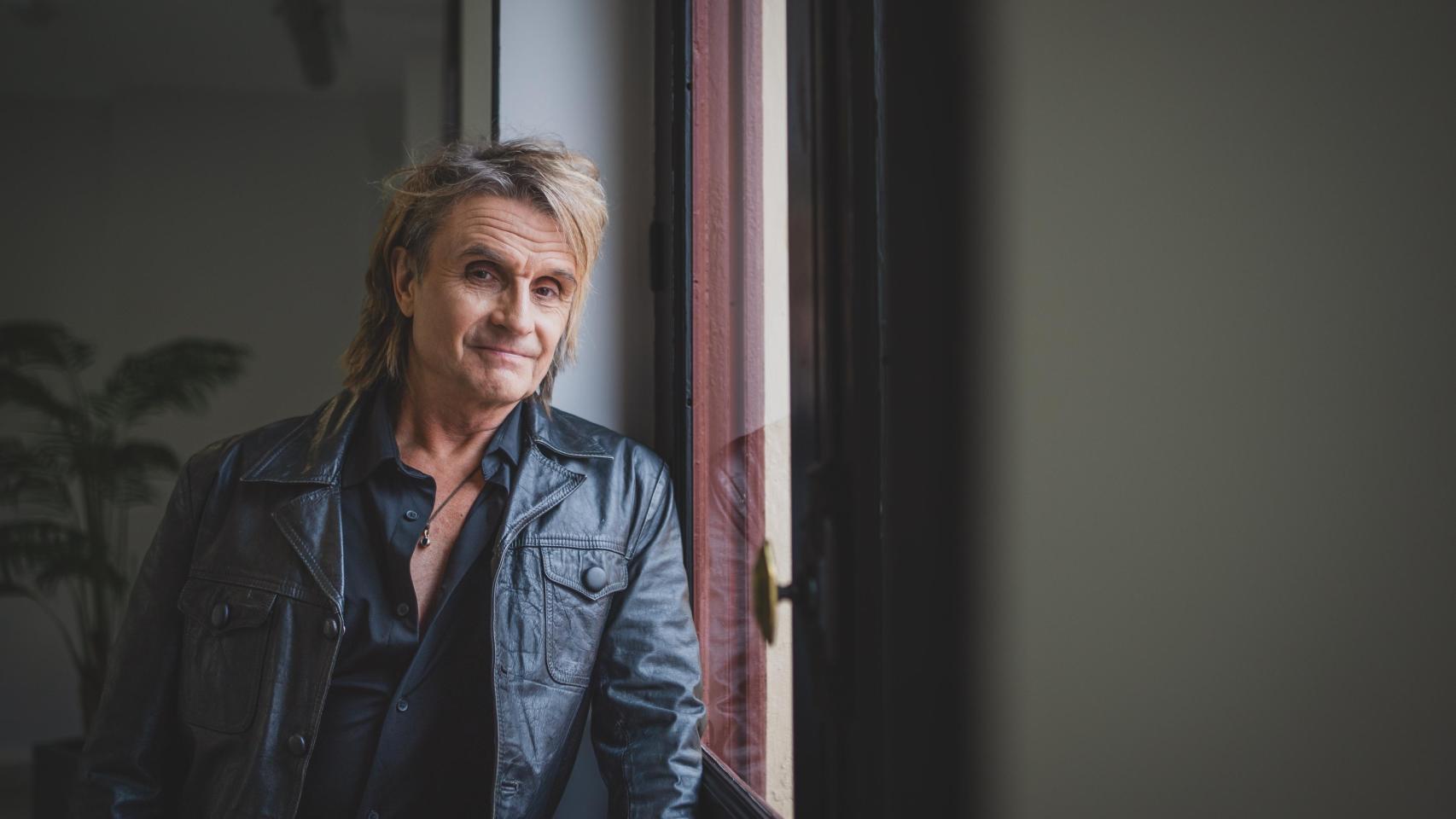 Nacho Cano nos recibe en el Teatro Callao para hablar de su último trabajo y de las mujeres de su vida y de su obra.