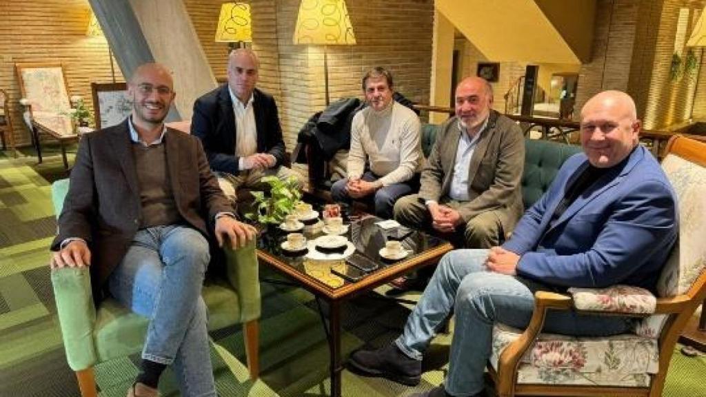 Representantes de NCI junto al alcalde de Calatayud