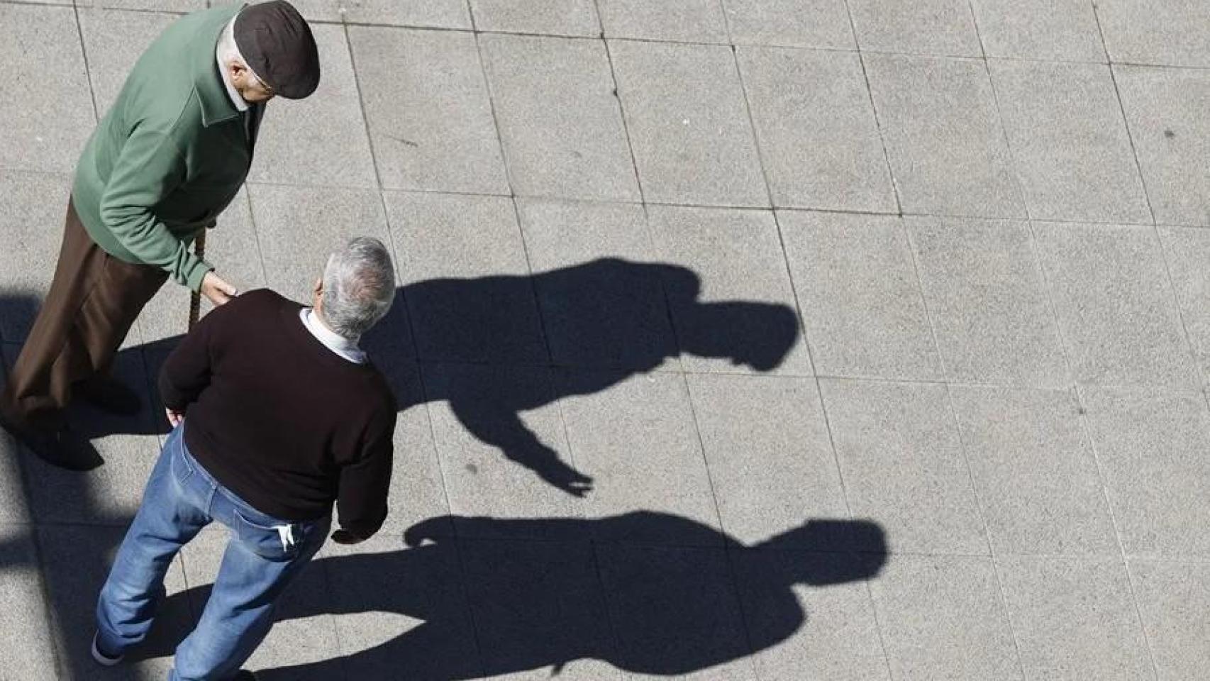 Dos jubilados en una foto de archivo.