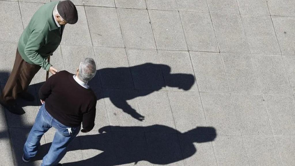 Dos jubilados en una foto de archivo.