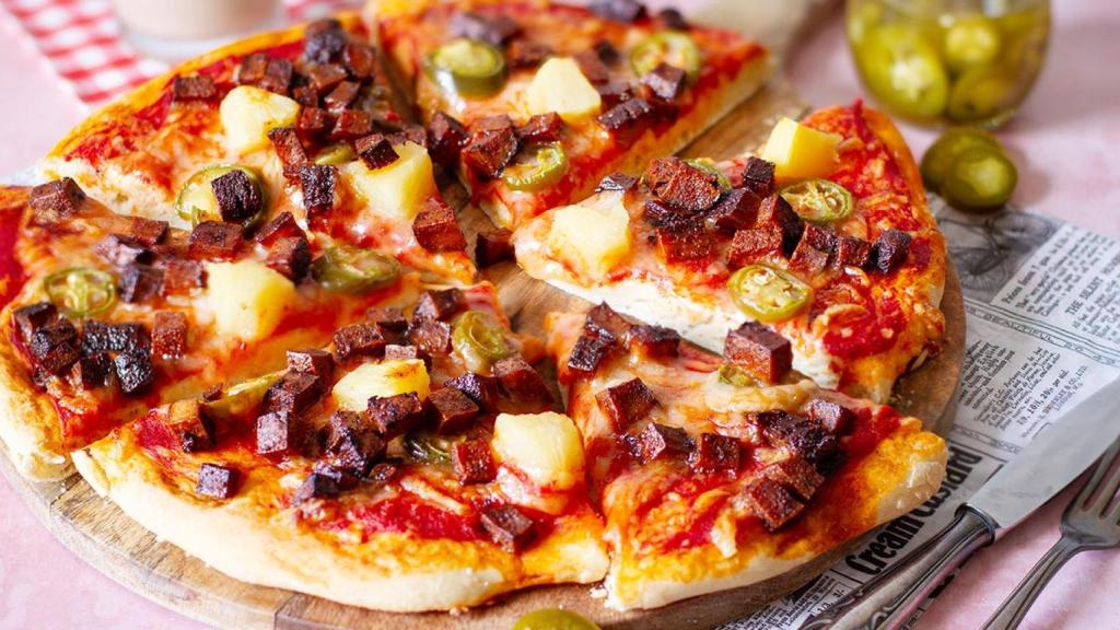 Pizza Crispy Bacon Jalapeño Veganuary de Sebastian Schwarz (Simply Vegan)