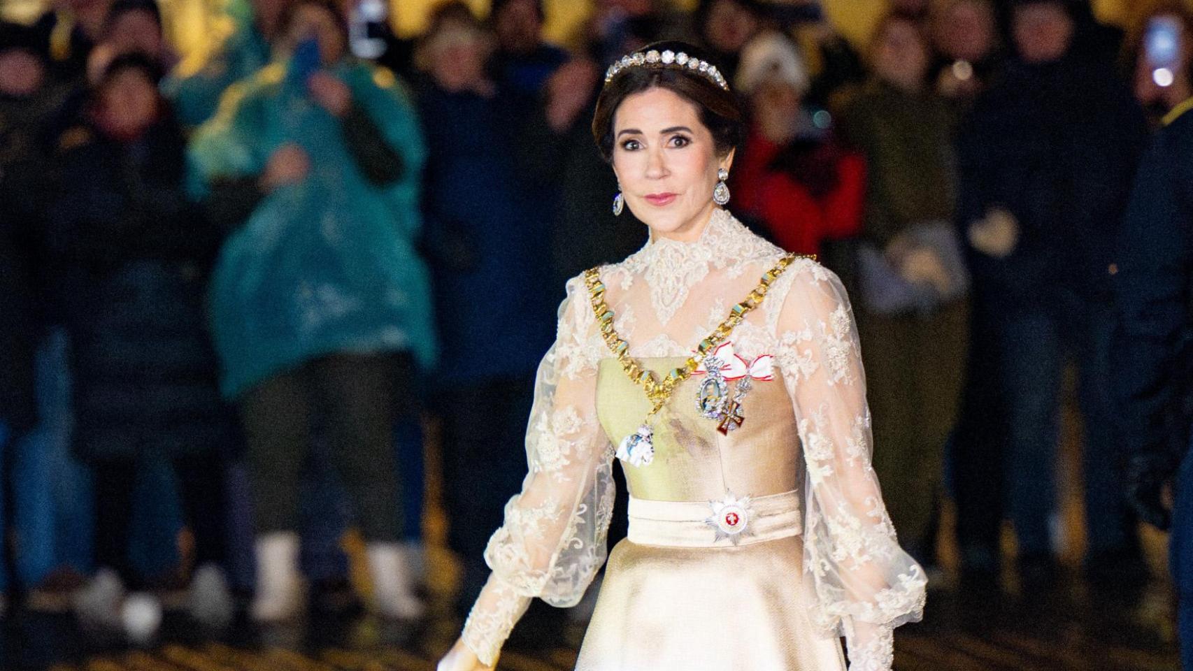 La Reina, a su llegada.