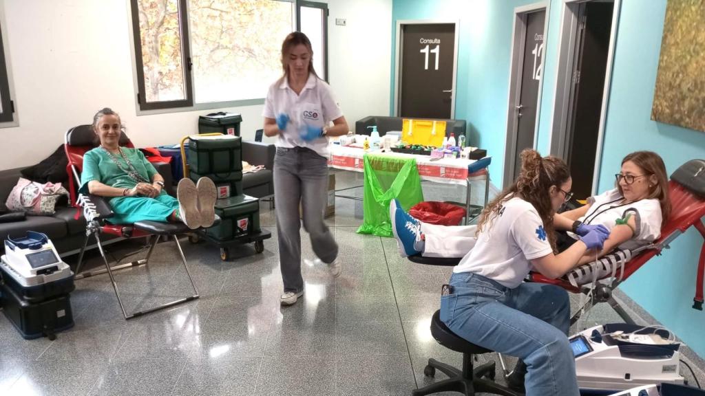 Donantes de sangre en la sede del Banco de Sangre y Tejidos en Aragón