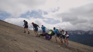 Equipo de Empujando Sonrisas con Pedro y Mario en El Cruce en Argentina.