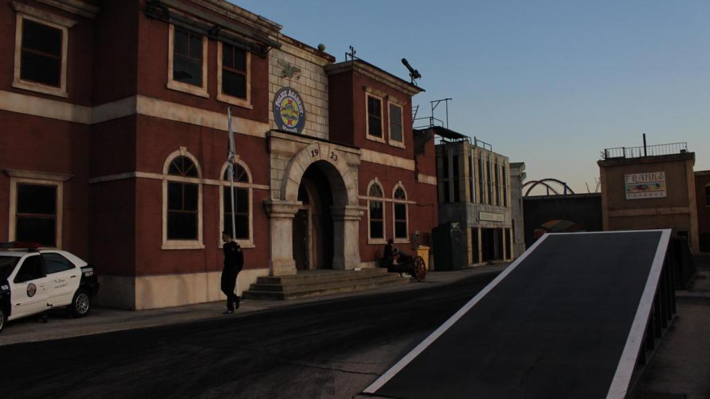 La pista y escenario de Loca Academia de Policía.